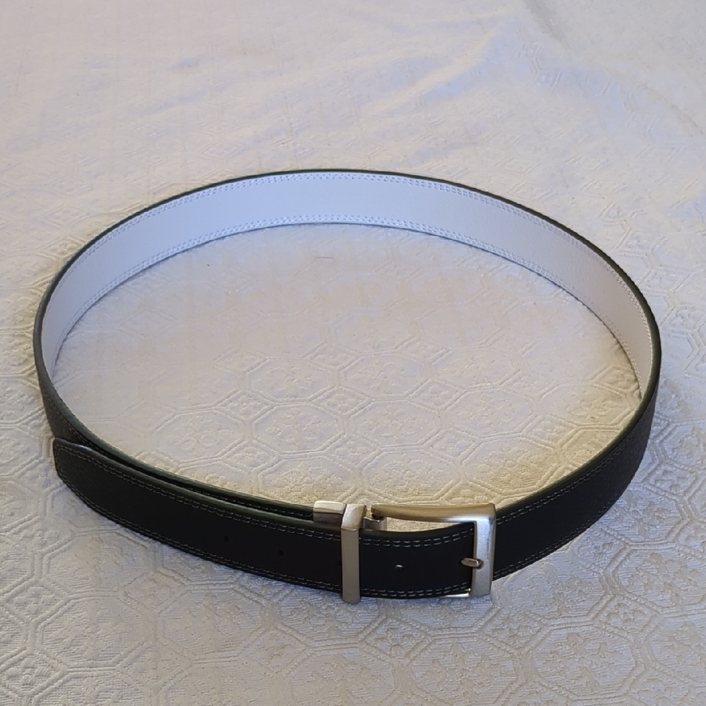 Men's Reversible Black/White Nike Leather Belt